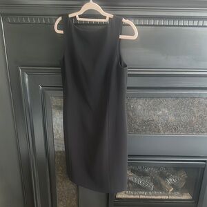 Kate Hill Black Sleeveless V-Neck Sheath Dress